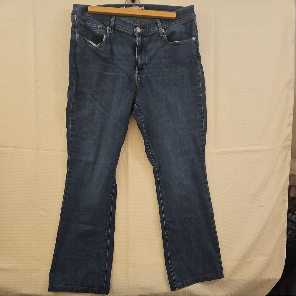 Women’s LEVI’S Classic Bootcut Stretch Jeans Size 16